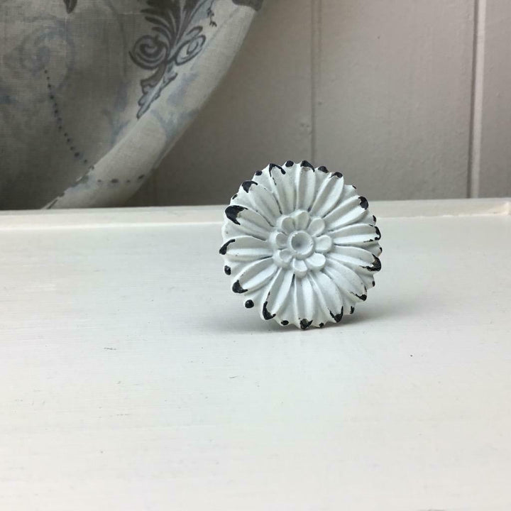 Antique White Daisy Knob