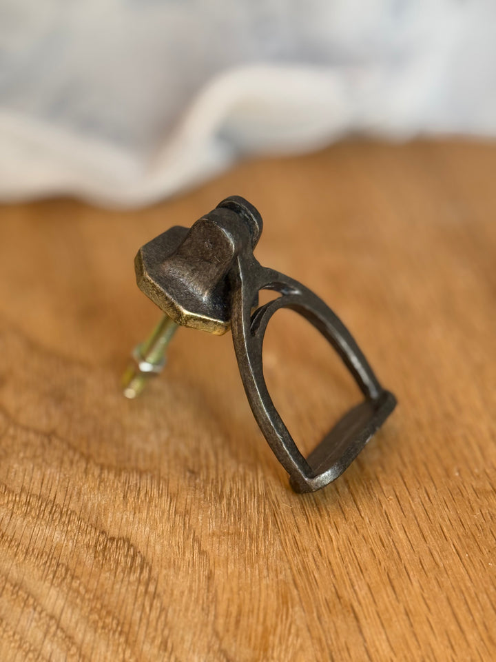 Stirrup Drop Pull Handle for Drawers and Doors