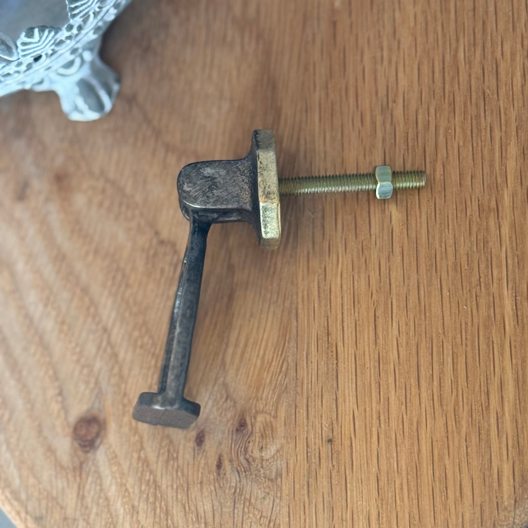 Stirrup Drop Pull Handle for Drawers and Doors