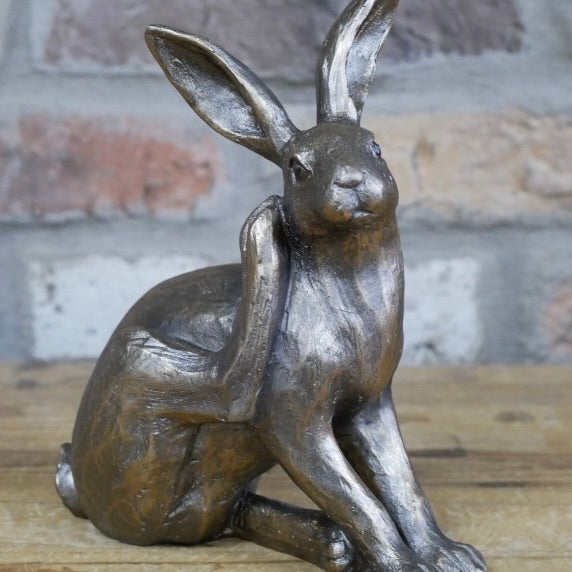 Lop the Scratching Hare Ornament