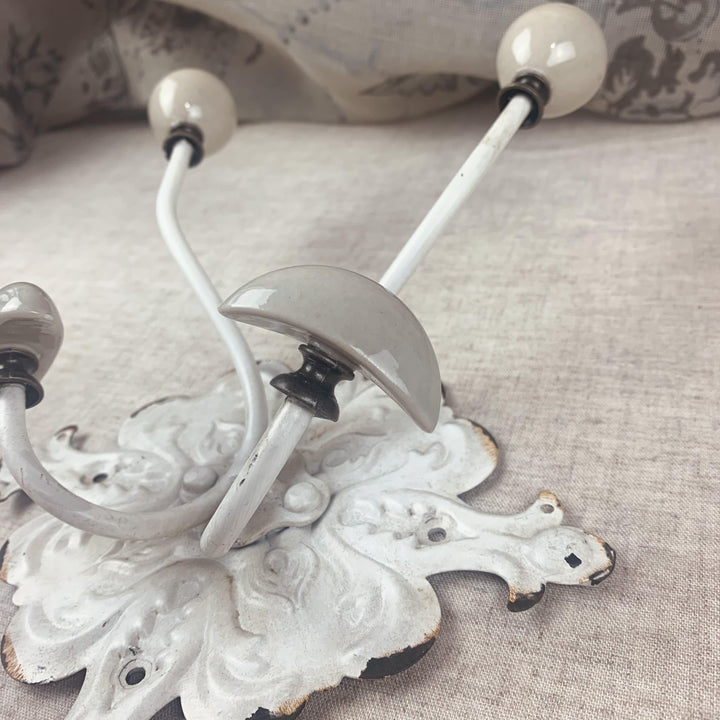 Antique Style 4 Hooks Wall Mount
