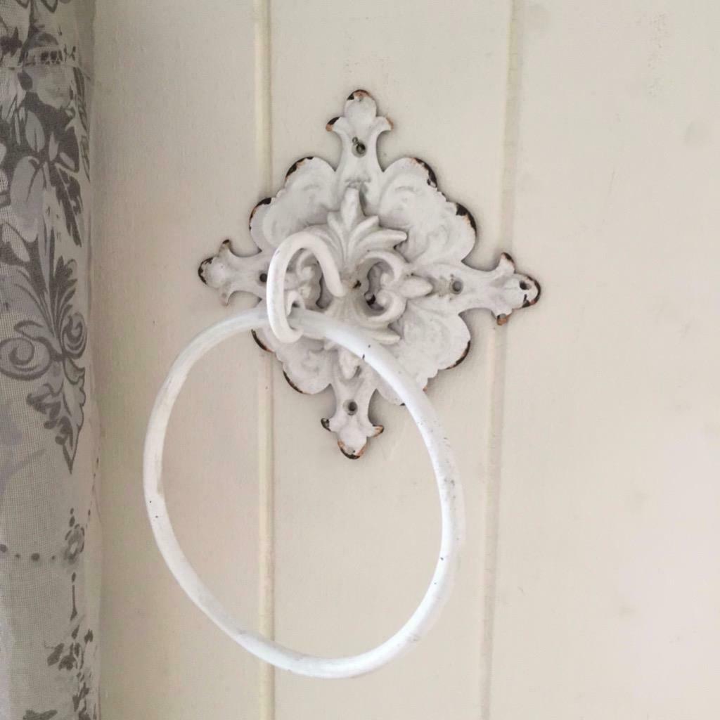 French Style Ornate Towel Ring