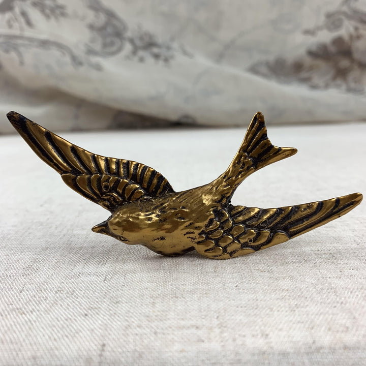 Ornate Golden Swallow Knob