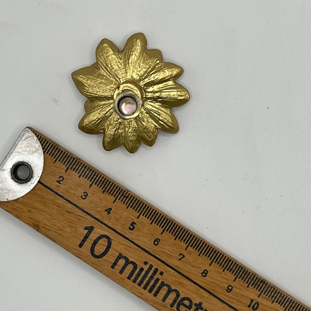 Marguerite Daisy Flower  Knob