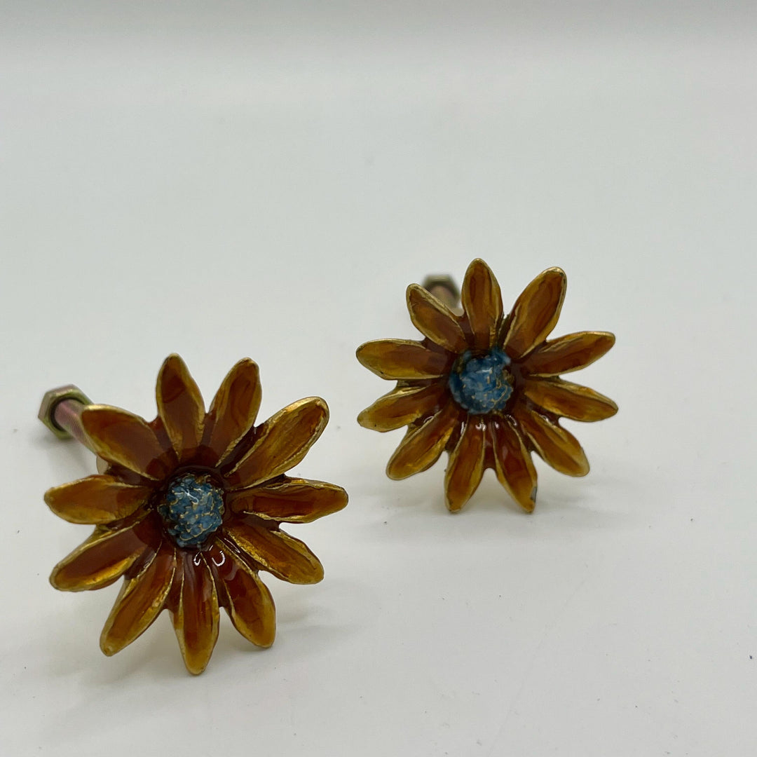 Orange Daisy Flower Knob