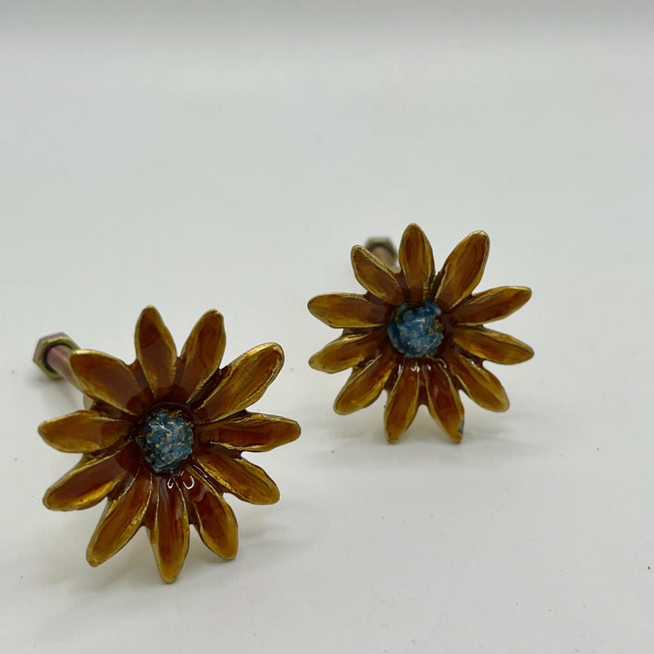 Orange Daisy Flower Knob
